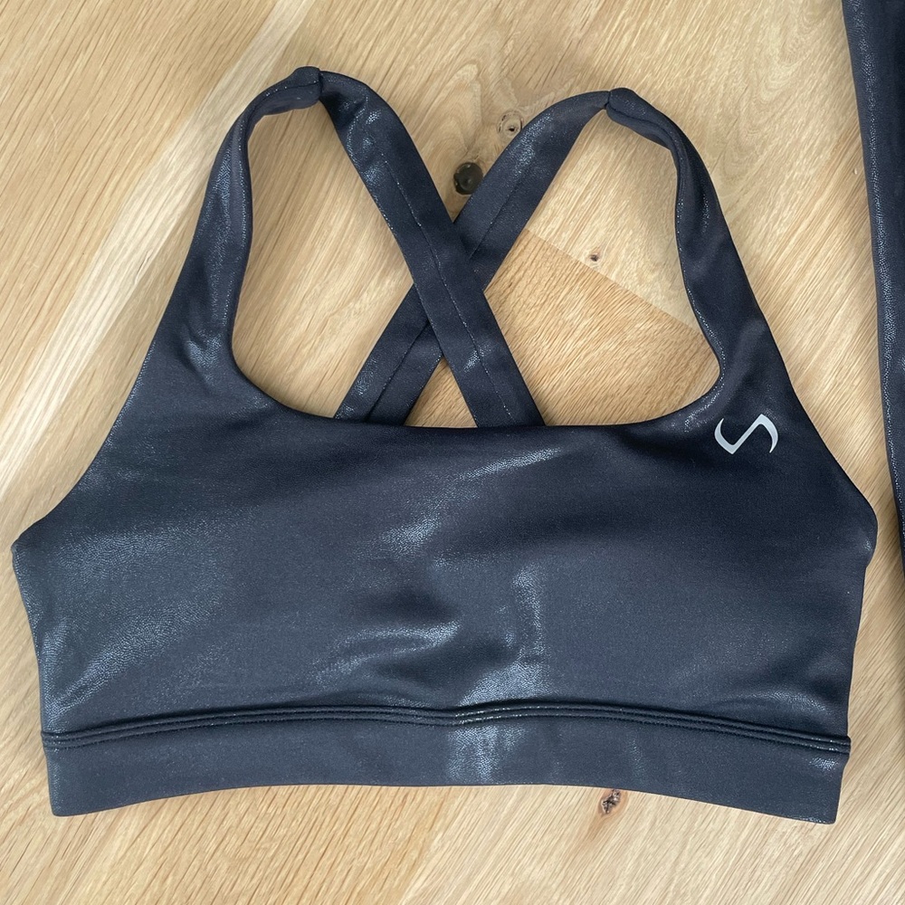 TLF Shimmer Workout Set - Picture 2 of 8